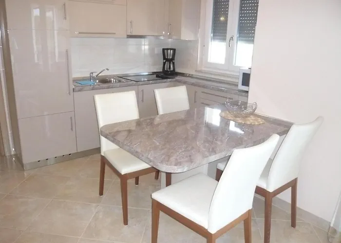 House In Near Sandy Beaches & Nin Zaton (Zadar)