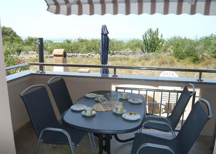 House In Near Sandy Beaches & Nin Zaton (Zadar)