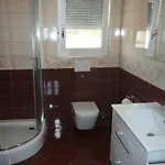 شقة House In Near Sandy Beaches & Nin