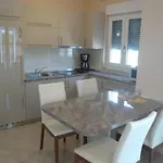شقة House In Near Sandy Beaches & Nin زاتون