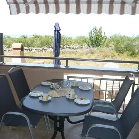House In Near Sandy Beaches & Nin زاتون