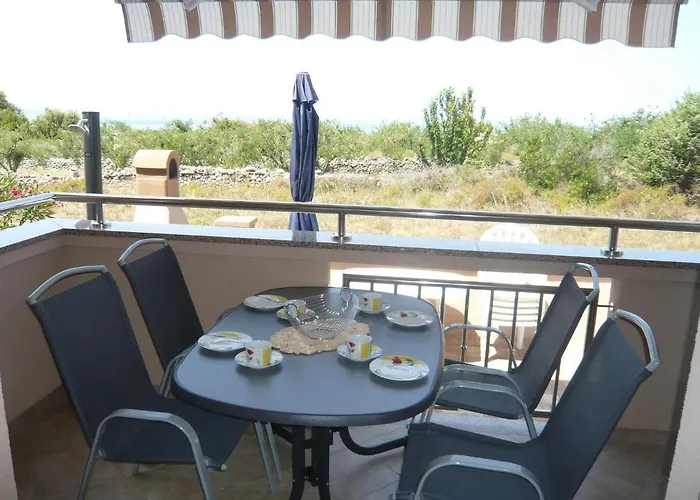 House In Near Sandy Beaches & Nin Затон