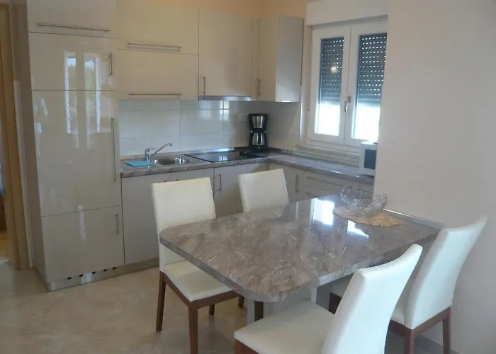 Апартаменты House In Near Sandy Beaches & Nin Затон